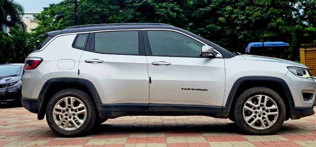 https://images10.gaadi.com/usedcar_image/4636707/original/processed_d53ae7635b1715a14a04a090f56b2bbe.jpg?imwidth=6401