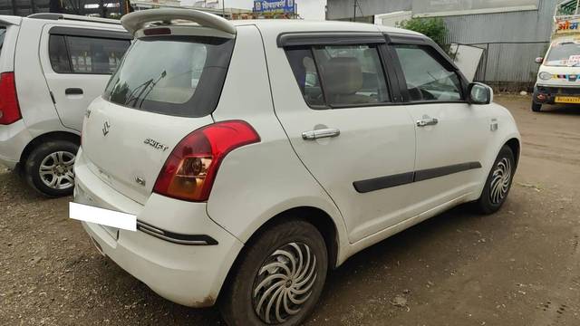 https://images10.gaadi.com/usedcar_image/4636717/original/processed_58cc997cb8d164f6a63fe89b23f8b882.jpg?imwidth=6401