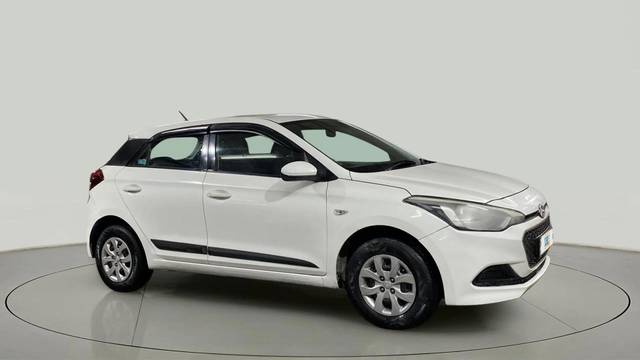 https://images10.gaadi.com/usedcar_image/4636739/original/e95e79a795d9b546c5d0c3daf8c6f960.jpg?imwidth=6400