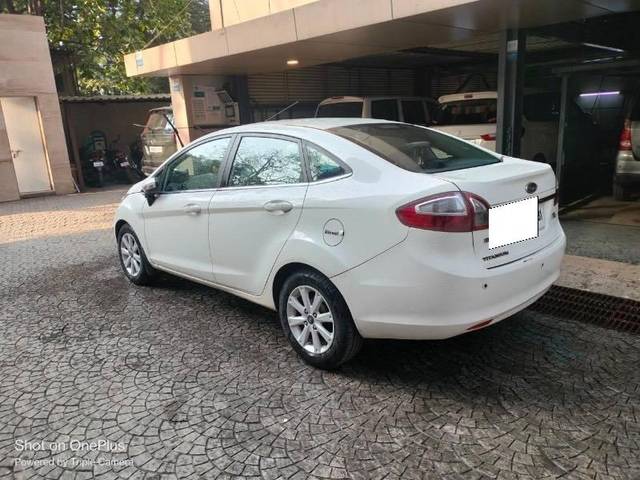 https://images10.gaadi.com/usedcar_image/4636749/original/processed_97b47910-404f-413f-a2ee-b630f64da260.jpeg?imwidth=6402