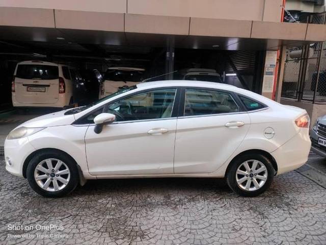 https://images10.gaadi.com/usedcar_image/4636749/original/processed_a4d16de1-0860-4244-a8d7-6344306c123c.jpeg?imwidth=6401