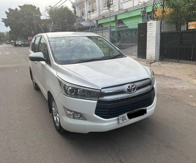https://images10.gaadi.com/usedcar_image/4636787/original/processed_17567887f2ba274a1f466f961a383222.jpg?imwidth=6400