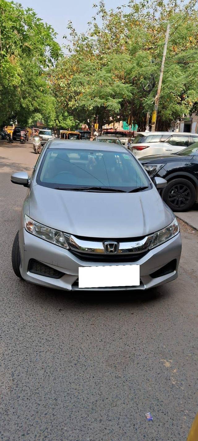 https://images10.gaadi.com/usedcar_image/4636801/original/processed_2d3643a6b00088fa9fd2423af0c6d90a.jpg?imwidth=6402