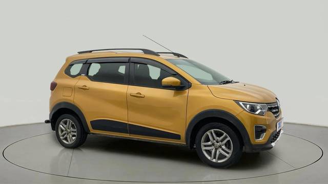 https://images10.gaadi.com/usedcar_image/4636806/original/66be7a0bd2bcaa002aea91b0a9c3f5b5.jpg?imwidth=6400