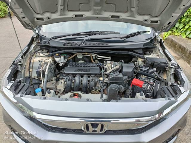 https://images10.gaadi.com/usedcar_image/4636808/original/b310c2824c0643fb8a6fdb89d8368469.jpg?imwidth=6401