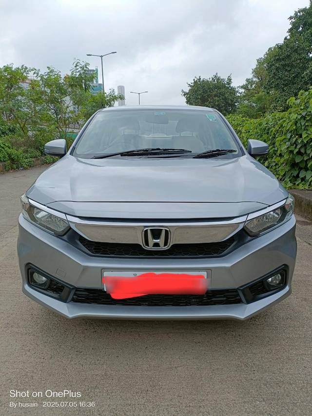 https://images10.gaadi.com/usedcar_image/4636808/original/processed_28a663e13203668dfc9df922fc73ac2c.jpg?imwidth=6400