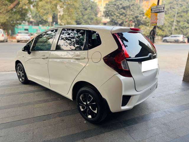 https://images10.gaadi.com/usedcar_image/4636809/original/processed_59550707-d292-49f6-bf34-65ba51ade632.jpg?imwidth=6401