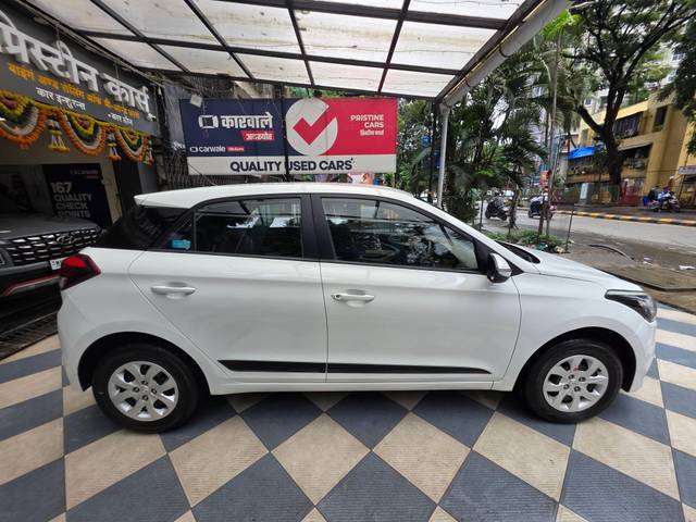 https://images10.gaadi.com/usedcar_image/4636822/original/processed_49b2e513e77b49449a84c8f770524d11.jpg?imwidth=6401