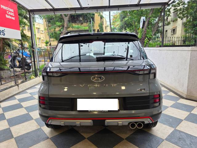 https://images10.gaadi.com/usedcar_image/4636828/original/processed_71d51f0526418720a53a6ff2ae7c1908.jpg?imwidth=6401