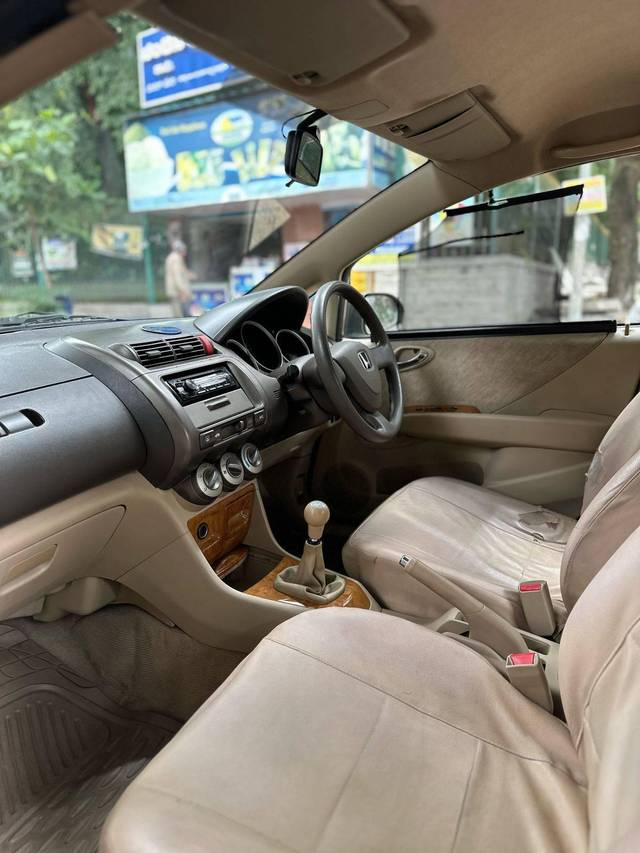 https://images10.gaadi.com/usedcar_image/4636840/original/processed_2eb37178cdde923681398d6c71f8be92.jpg?imwidth=6401
