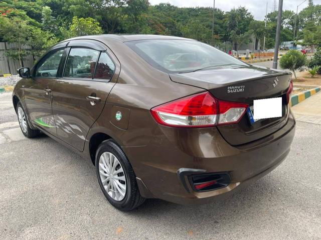 https://images10.gaadi.com/usedcar_image/4636844/original/processed_4d9ed33ed47b41c77a17dbfb54d03803.jpg?imwidth=6402
