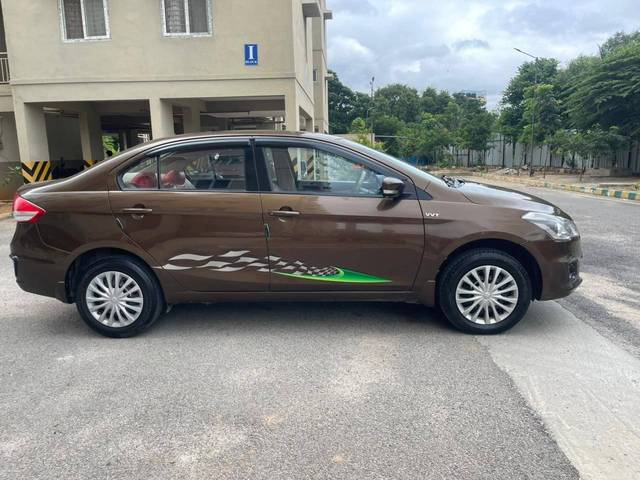 https://images10.gaadi.com/usedcar_image/4636844/original/processed_d8877a725922359865c771a78a049dd7.jpg?imwidth=6401