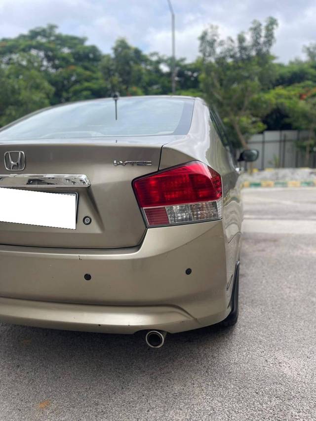 https://images10.gaadi.com/usedcar_image/4636857/original/processed_ca79c1b3c90e351d5f3dcc6337c466c0.jpg?imwidth=6402
