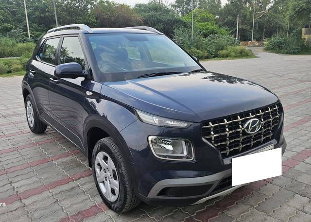 https://images10.gaadi.com/usedcar_image/4636861/original/processed_630c52f7409efe2608c445b35c84c38f.jpg?imwidth=6400