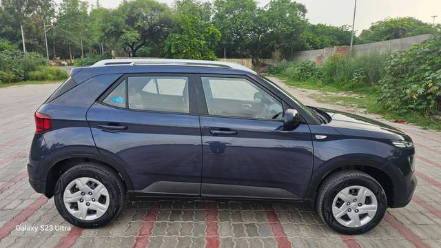 https://images10.gaadi.com/usedcar_image/4636861/original/processed_bb6dd8ad957328352a338e67fa09b0d9.jpg?imwidth=6401
