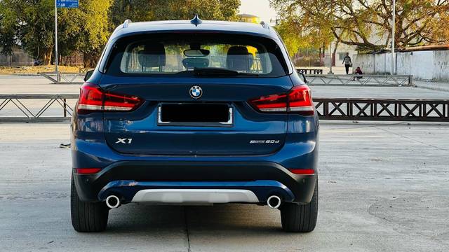 https://images10.gaadi.com/usedcar_image/4636862/original/processed_cd104538-628b-4f3d-8d82-5602ccba375a.jpg?imwidth=6402