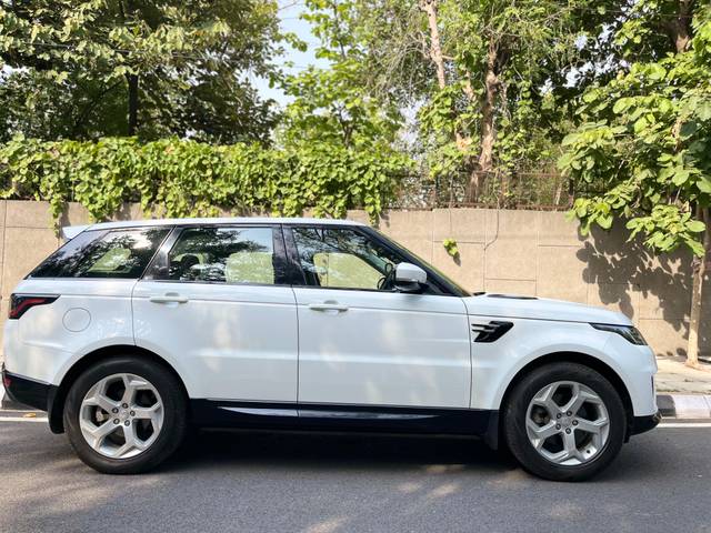 https://images10.gaadi.com/usedcar_image/4636865/original/2f4bfc6c3b40cce2ac8b29c7fe96acdc.jpg?imwidth=6401