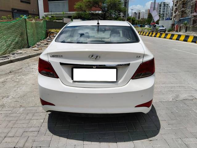 https://images10.gaadi.com/usedcar_image/4636966/original/processed_1e2f0afd1f212427bdd9952f0d628c3c.jpg?imwidth=6402