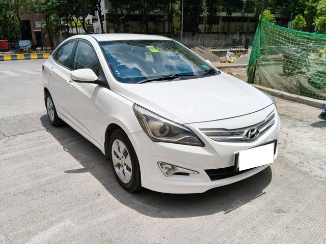 https://images10.gaadi.com/usedcar_image/4636966/original/processed_a9dd9b61263b0b7e49784398634718f3.jpg?imwidth=6400