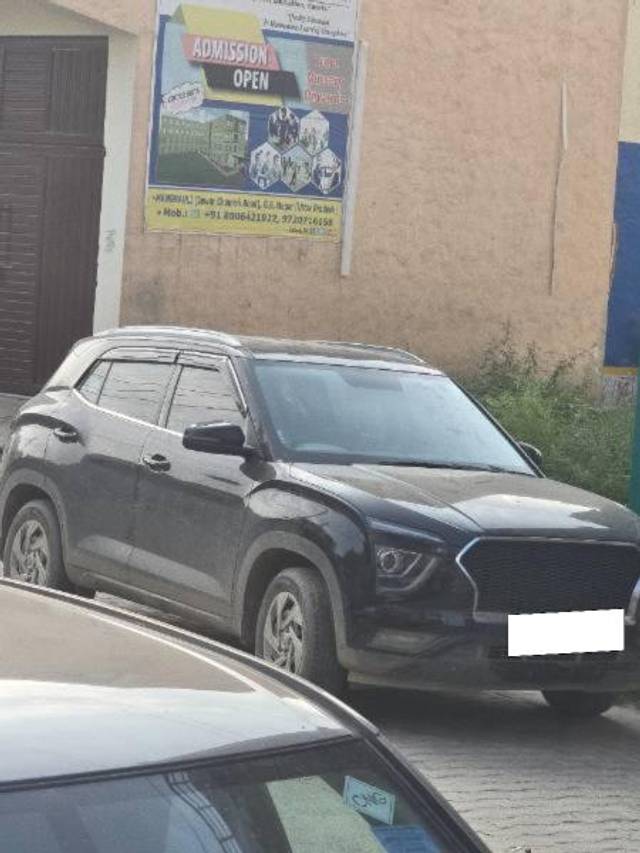 https://images10.gaadi.com/usedcar_image/4636969/original/processed_35a3a11b-2472-4d03-8d27-238843cf2fec.jpg?imwidth=6400