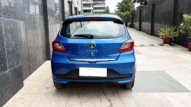 https://images10.gaadi.com/usedcar_image/4636990/original/processed_2e35f32d16debdceafd417be7ca88798.jpg?imwidth=6402