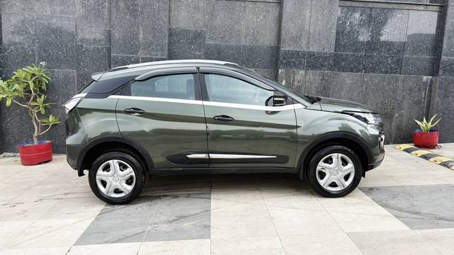 https://images10.gaadi.com/usedcar_image/4636993/original/31dfc823edc0d46d7edbc6b40305c770.jpg?imwidth=6401