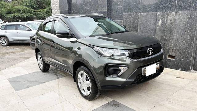 https://images10.gaadi.com/usedcar_image/4636993/original/processed_e7bd0c6d54ff9242ebd95cb693edccbf.jpg?imwidth=6400