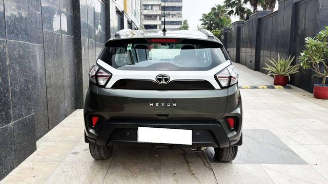 https://images10.gaadi.com/usedcar_image/4636993/original/processed_ecf08ff49df3021caeb2f07d0d3ea09c.jpg?imwidth=6402