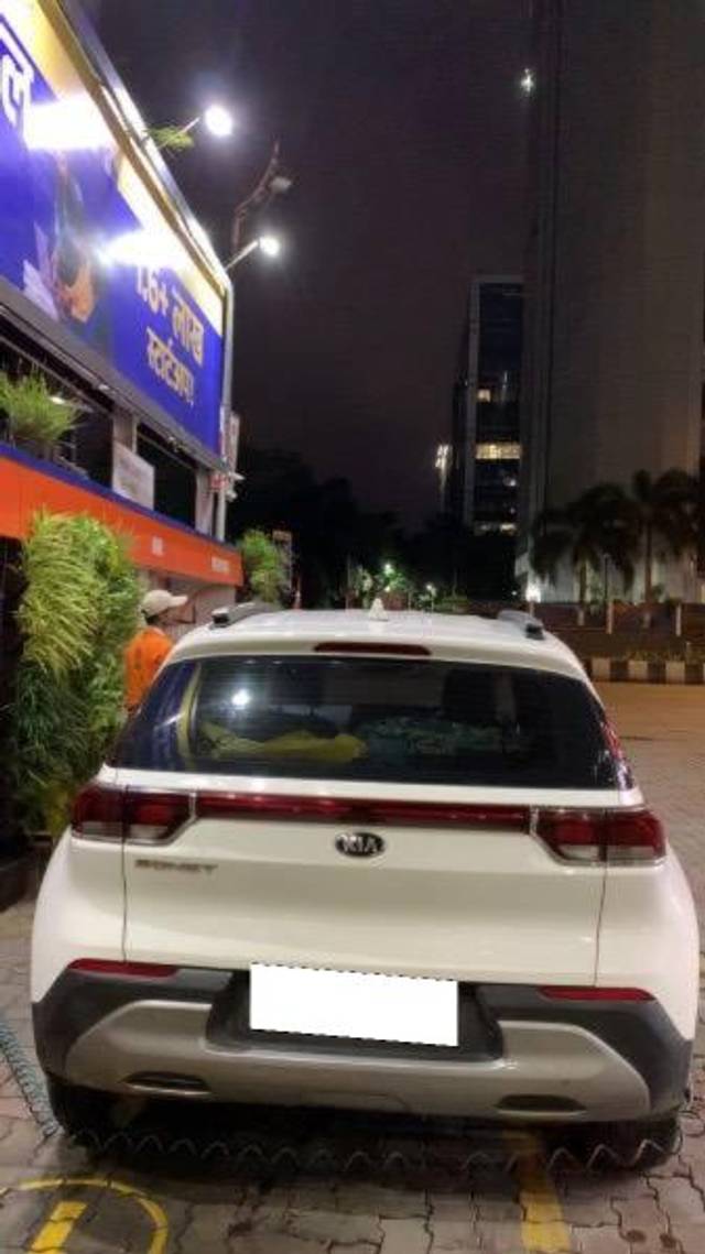 https://images10.gaadi.com/usedcar_image/4637013/original/processed_bd9a3495-442f-4816-ab76-f0f4b5fd8328.jpeg?imwidth=6401