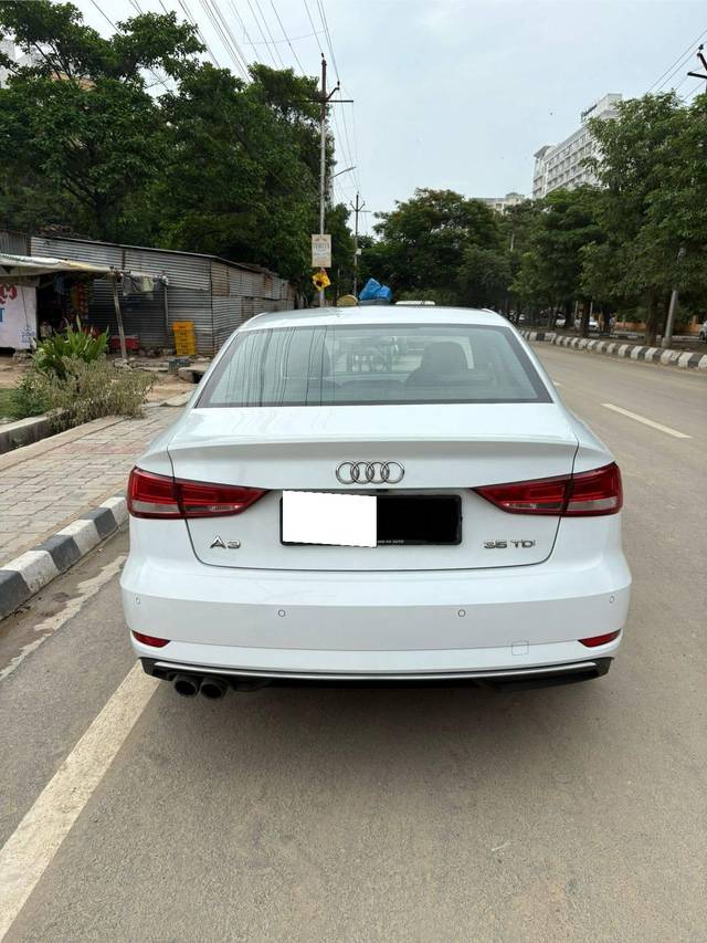 https://images10.gaadi.com/usedcar_image/4637022/original/processed_5f42c86f1aa3142b0b1f38d8aebd6259.jpg?imwidth=6402
