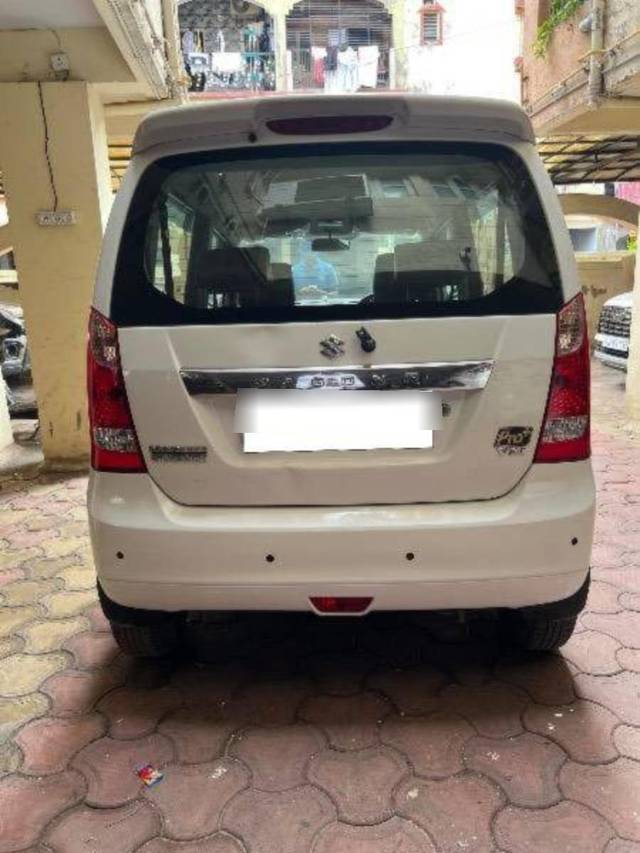 https://images10.gaadi.com/usedcar_image/4637038/original/processed_processed_819f7fd6-c883-4695-bc22-9adc43562b0c.jpeg?imwidth=6401