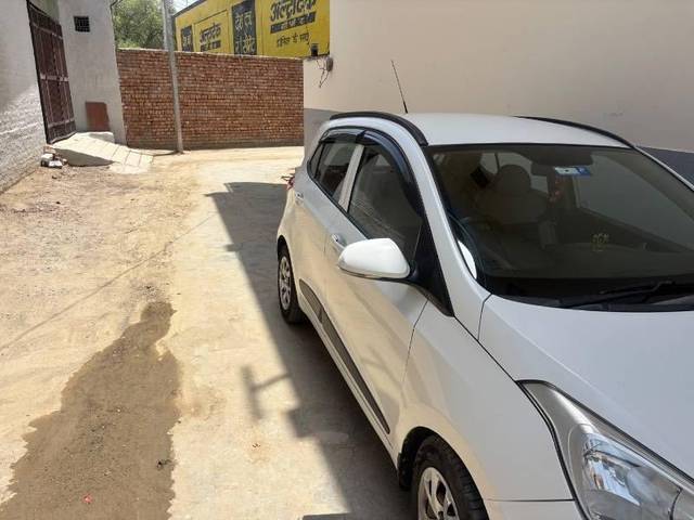 https://images10.gaadi.com/usedcar_image/4637101/original/processed_a5ea074d-fcc1-4e5a-b517-eae1e27afa3a.jpeg?imwidth=6402