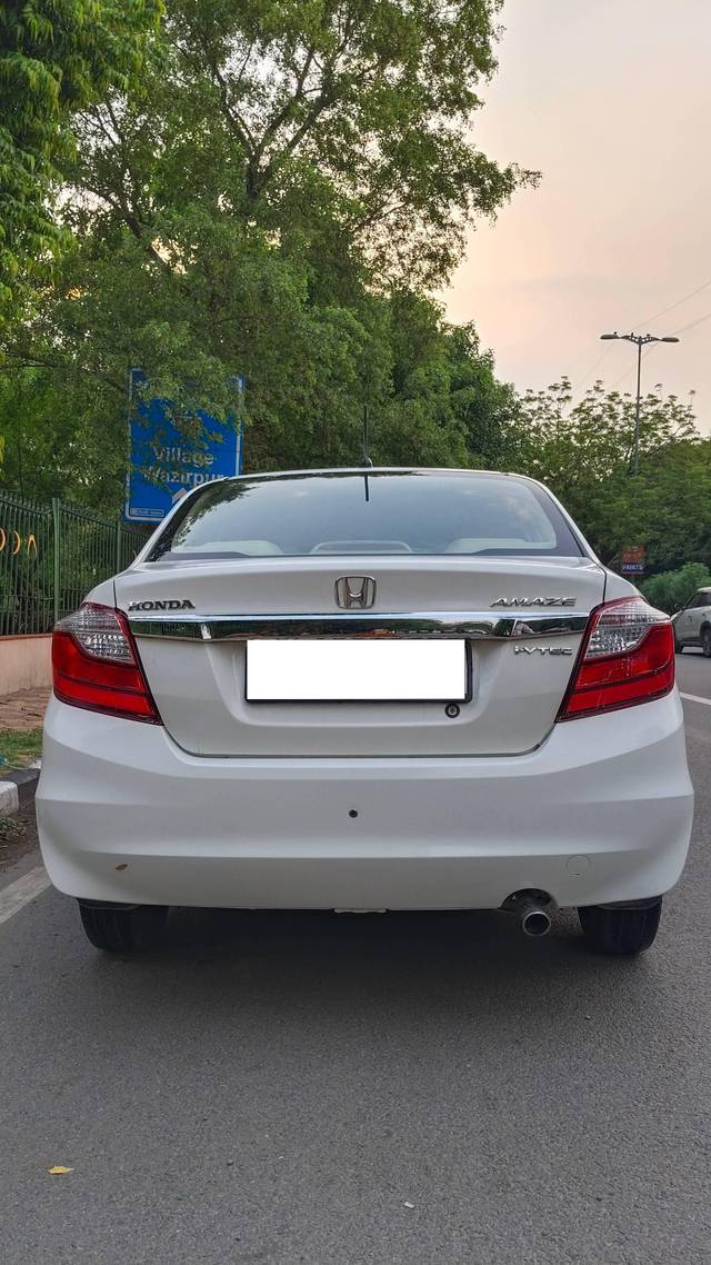 https://images10.gaadi.com/usedcar_image/4637108/original/processed_2d8442b9bd49ca34e1a84726f412e618.jpg?imwidth=6402