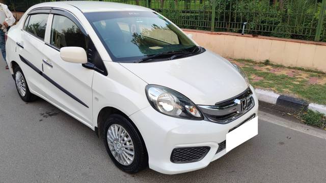https://images10.gaadi.com/usedcar_image/4637108/original/processed_c18b2c3b98c1955e71c565f516be4090.jpg?imwidth=6400