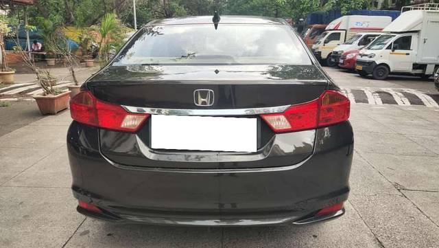 https://images10.gaadi.com/usedcar_image/4637126/original/processed_4678ce83459294240e09a1af7709bb70.jpg?imwidth=6402