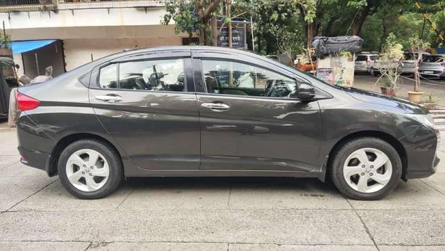 https://images10.gaadi.com/usedcar_image/4637126/original/processed_57c60bdf783956394c7be231a2f3499a.jpg?imwidth=6401