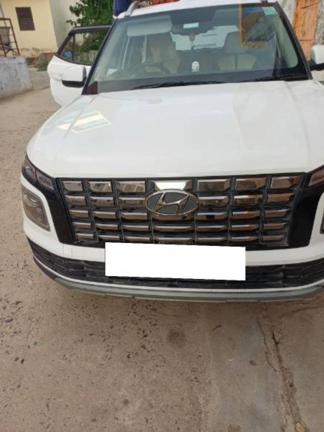 https://images10.gaadi.com/usedcar_image/4637129/original/processed_ce115522-a4d8-4b06-a477-d2a54e343319.jpg?imwidth=6400