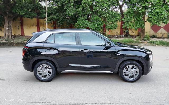https://images10.gaadi.com/usedcar_image/4637131/original/processed_f2f5a1a84d6ae2b53586574e0b92d0b5.jpg?imwidth=6401