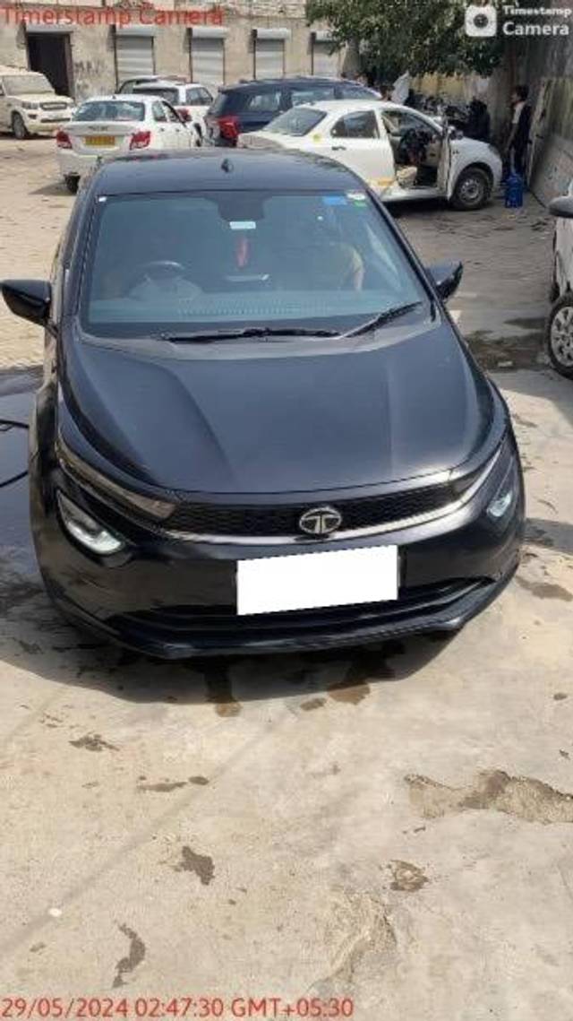https://images10.gaadi.com/usedcar_image/4637179/original/processed_42b865e6-f1a1-4b0b-9d99-703594fb78c0.jpeg?imwidth=6400
