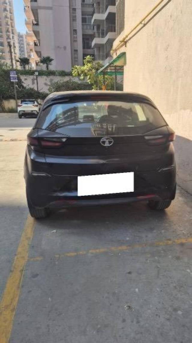 https://images10.gaadi.com/usedcar_image/4637179/original/processed_a7fefe6f-5bf5-4a92-b58a-dd0b8b53d453.jpeg?imwidth=6401