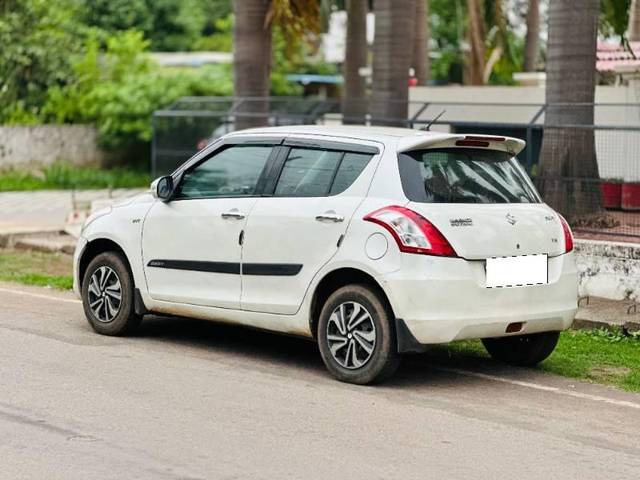 https://images10.gaadi.com/usedcar_image/4637191/original/processed_f4efc387-62c8-431f-bb3b-ba2983b57660.jpg?imwidth=6402