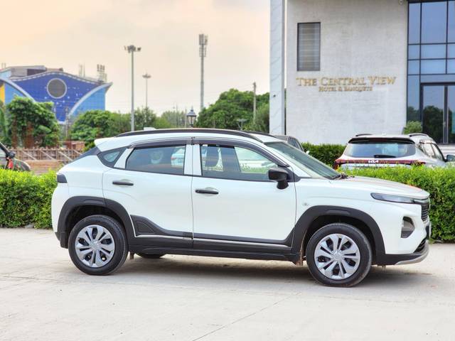 https://images10.gaadi.com/usedcar_image/4637194/original/processed_26ceedf620a9ad3f9a1d51aec2f57ef3.jpg?imwidth=6401