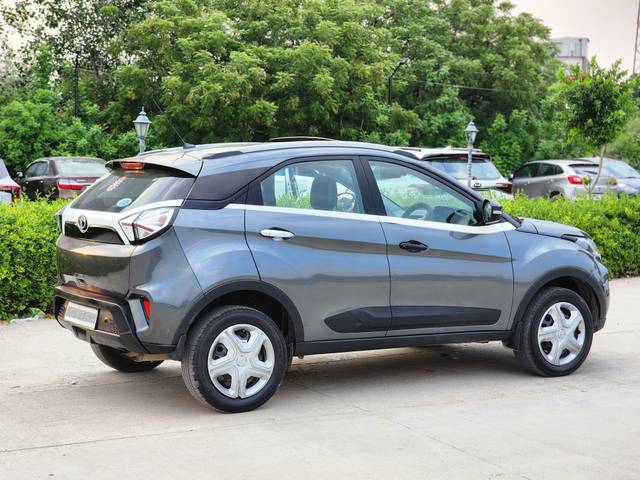 https://images10.gaadi.com/usedcar_image/4637195/original/2f5ce7dbdcb388e22d5b9a5226c9c9fc.jpg?imwidth=6402