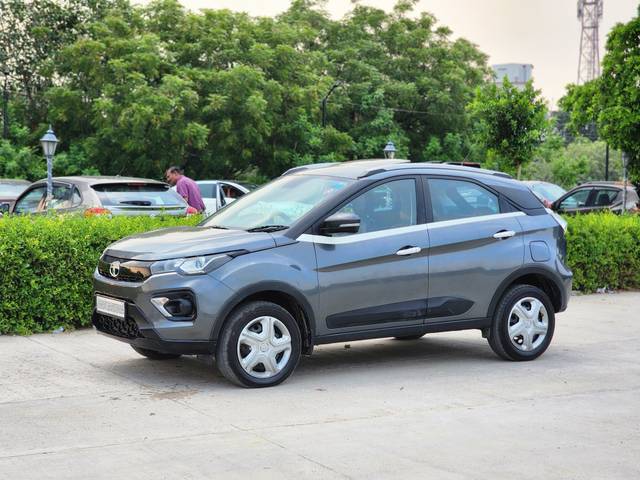 https://images10.gaadi.com/usedcar_image/4637195/original/b73a013546f8e27418ea8e660d244b8b.jpg?imwidth=6400