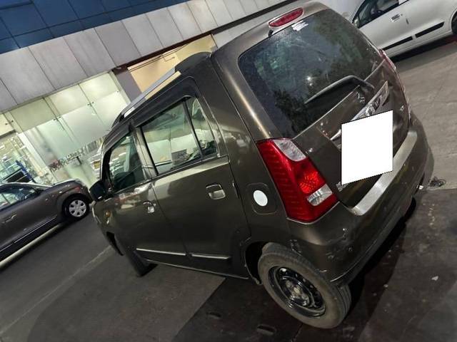 https://images10.gaadi.com/usedcar_image/4637213/original/processed_de56473d-a180-451e-a567-5c6dfd42cacd.jpeg?imwidth=6400
