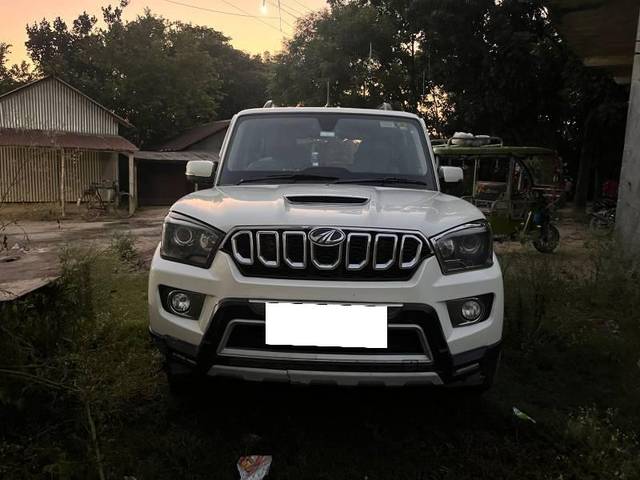 https://images10.gaadi.com/usedcar_image/4637227/original/processed_51835ede-3ffd-428f-aefa-9c4ae7f20208.jpg?imwidth=6400