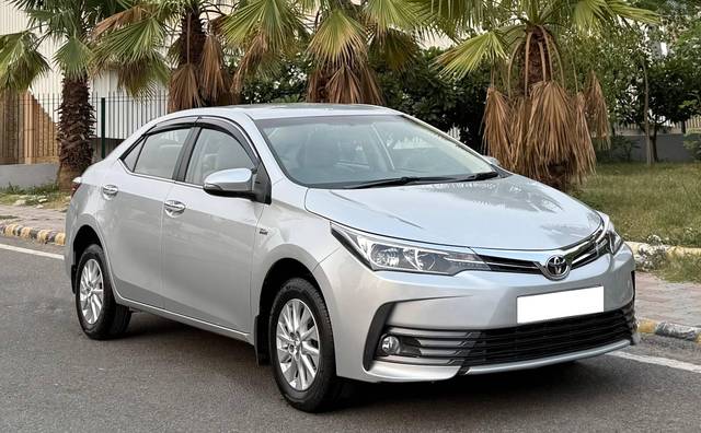 https://images10.gaadi.com/usedcar_image/4637230/original/processed_a7d6d80faa03d16258d04a27b5947588.jpeg?imwidth=6400