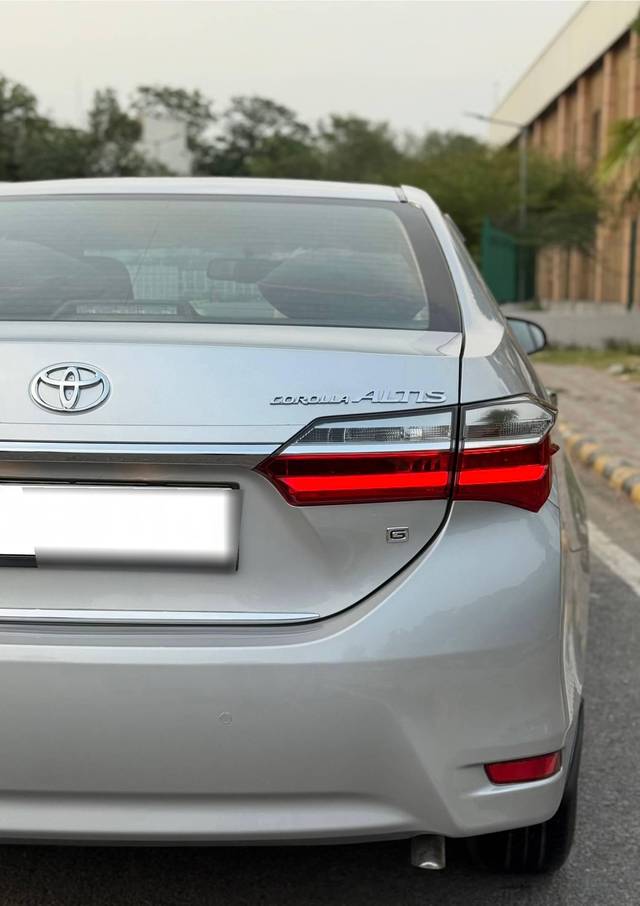 https://images10.gaadi.com/usedcar_image/4637230/original/processed_ebb04286e365307d8909dc64e68eb111.jpeg?imwidth=6402