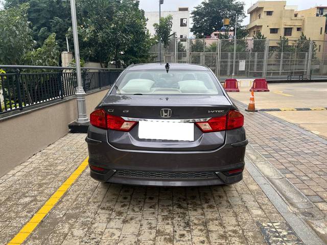 https://images10.gaadi.com/usedcar_image/4637244/original/processed_baaf260a-2360-4e5c-b6ea-ce4b7750ca10.jpg?imwidth=6401