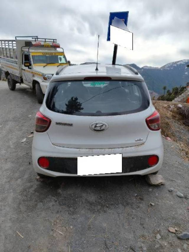 https://images10.gaadi.com/usedcar_image/4637289/original/processed_aa8fb514-3cee-451d-96ea-e83ce2f2fc4e.jpg?imwidth=6400